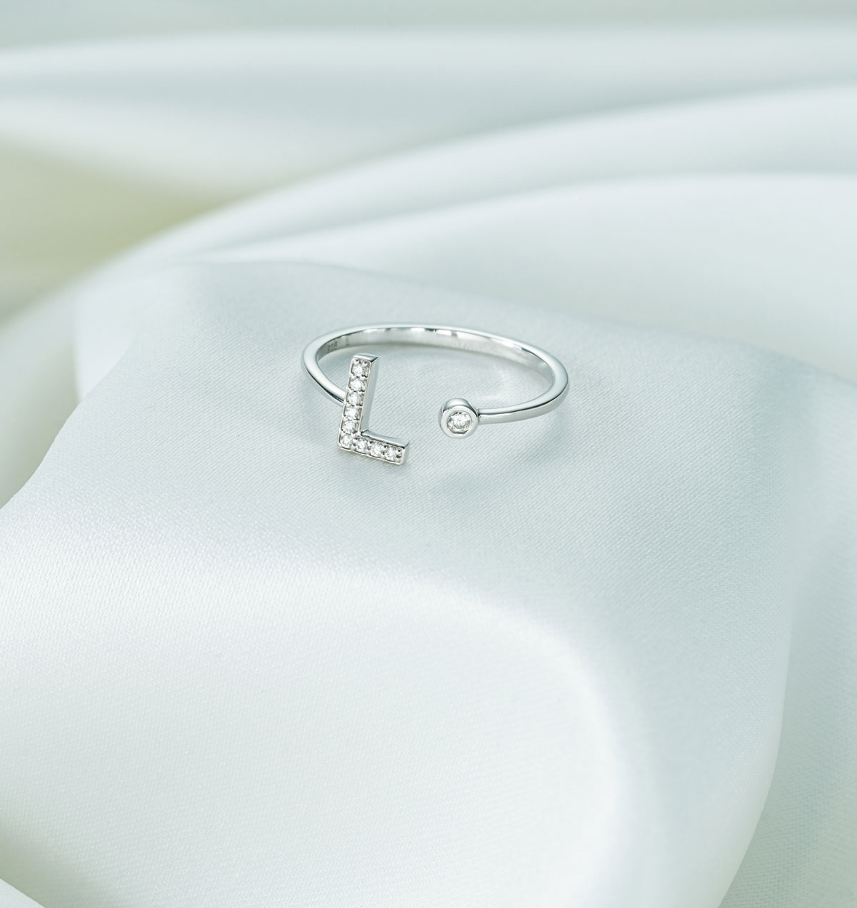 LAB DIAMOND INITIAL 'L' RING 0.07CT SET IN 925 SILVER - Image 3