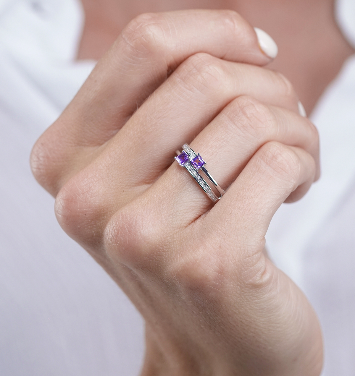 TWIN AMETHYST AND DIAMOND STELLATO RING IN 9K WHITE GOLD - Image 3