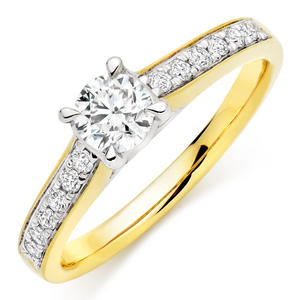 18ct Gold Diamond Solitaire Ring