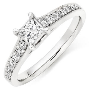 Platinum Diamond Princess Cut Solitaire Ring